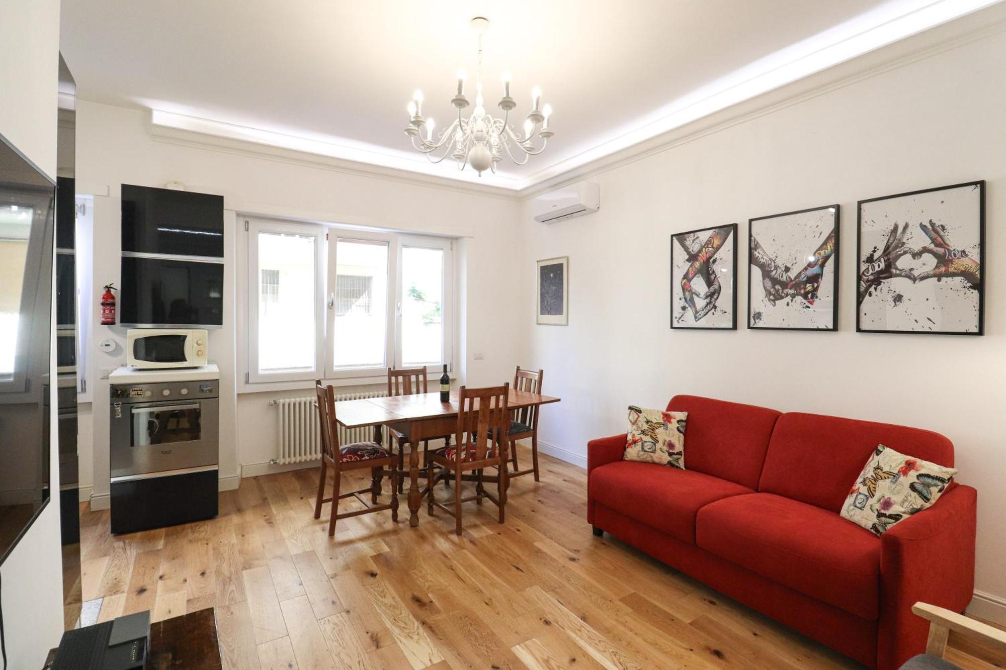 Casilina 403 Spacious 3bdr And 3 Bath Appartement *
