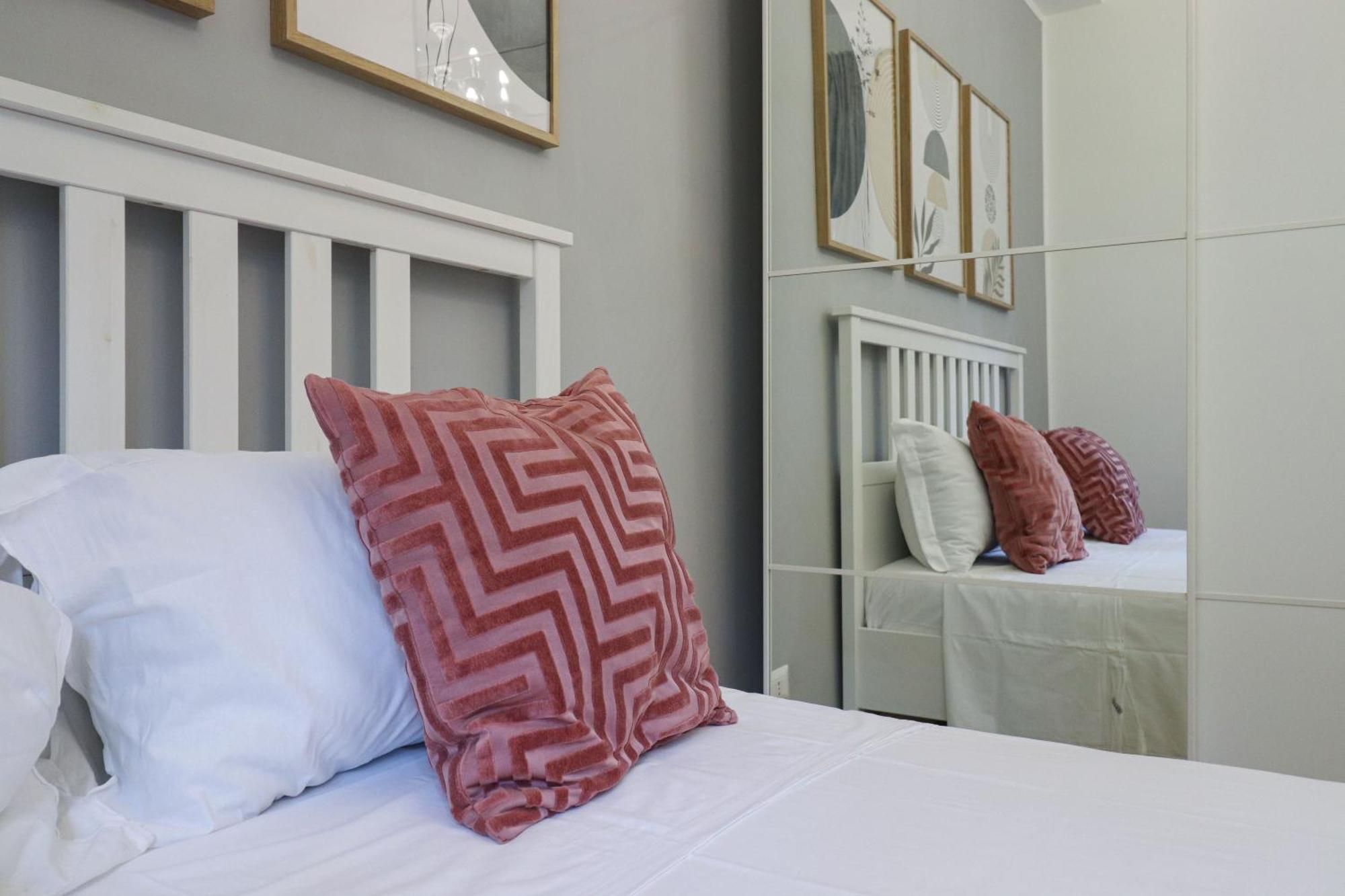Casilina 403 Spacious 3bdr And 3 Bath Apartment *
