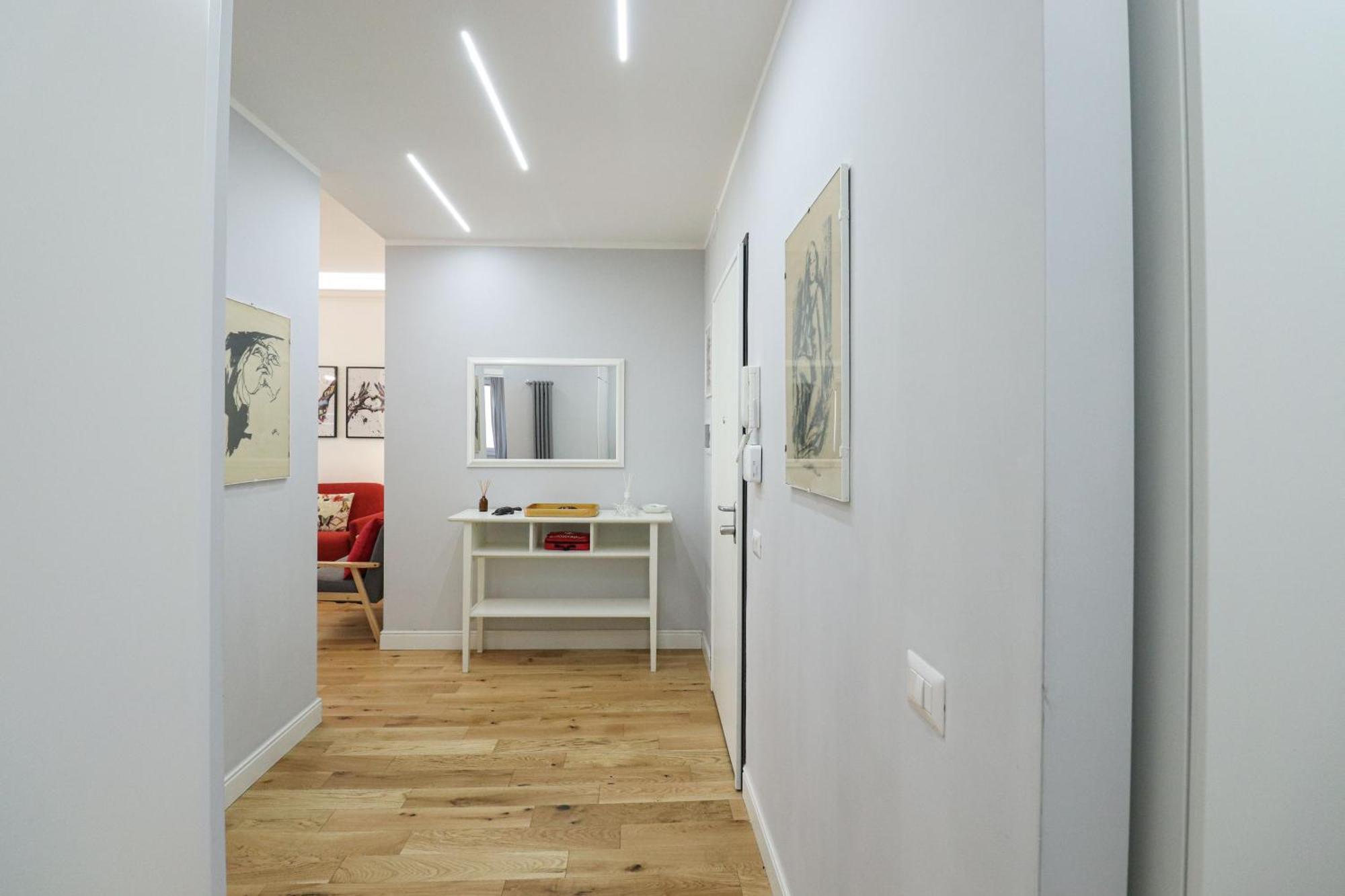 Casilina 403 Spacious 3bdr And 3 Bath Appartement *